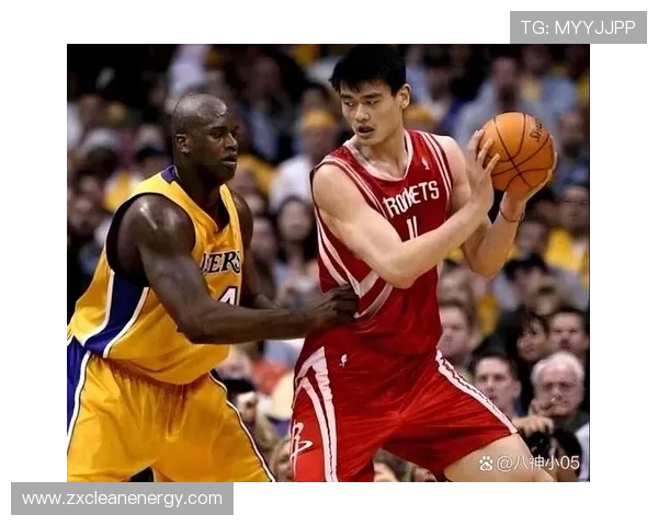 卡特与姚明精彩跳球瞬间回顾NBA历史上的经典对决时刻 卡特与姚明精彩跳球瞬间回顾NBA历史上的经典对决时刻