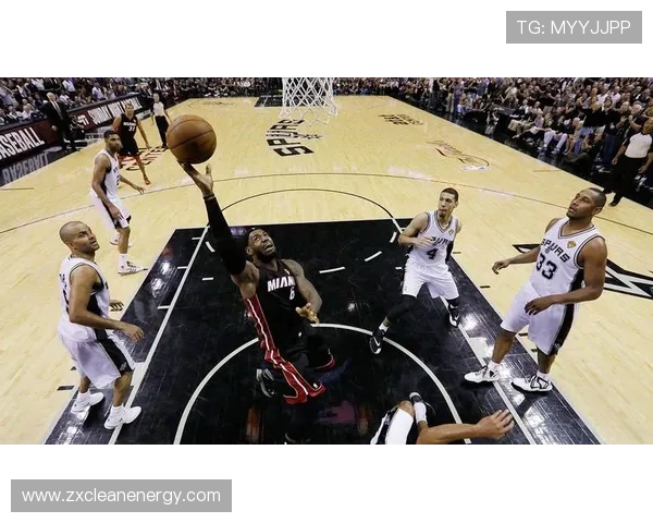 A史密斯直言詹姆斯总决赛被巴里亚打爆还频繁抱团难称史上最强球员